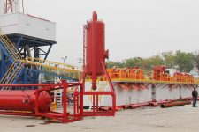 鉆井液除氣設(shè)備如何區(qū)分液氣分離器與真空除氣器？